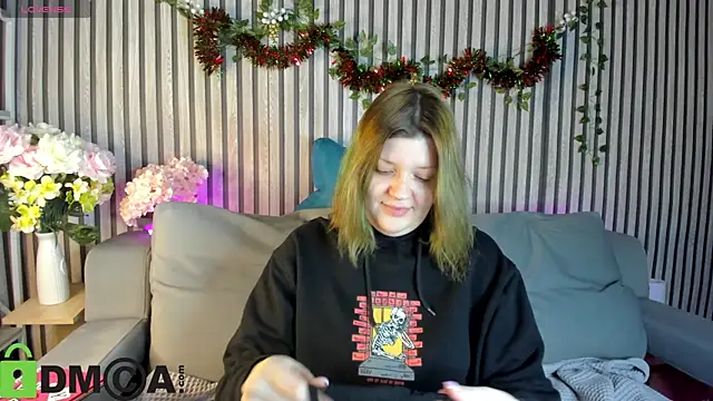 Michele Greenn online show from January 17, 1:02 am