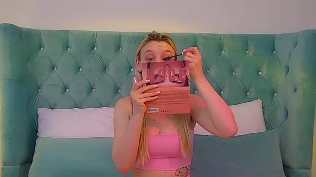 StacyEvances online show from November 18, 8:21 pm