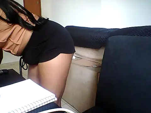 DeboraMD online show from April 8, 3:47 pm