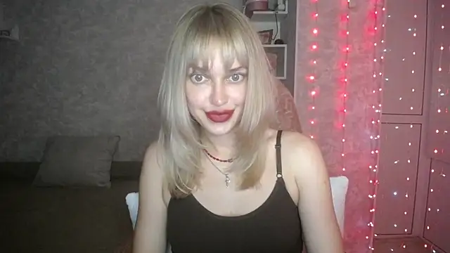 Snapshot of NickyAdamidi chatting on September 8, 5:23 pm NickyAdamidi online show from September 8, 5:23 pm