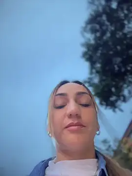 Ninabigtitied online show from March 6, 11:11 pm