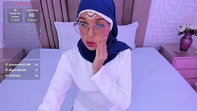 naishaa  online show from March 12, 7:05 pm