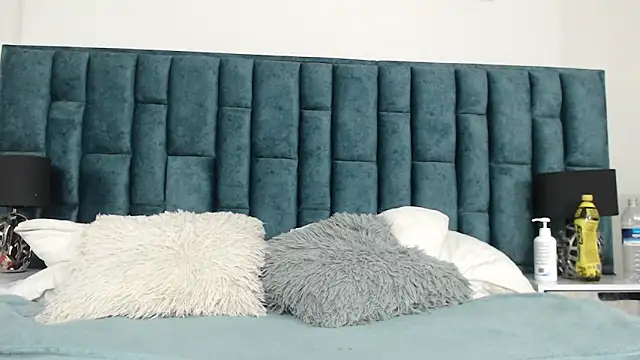 Emma Foxi online show from November 3, 8:24 pm