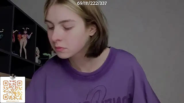 Snapshot of bertamimi chatting on September 22, 6:28 pm bertamimi online show from September 22, 6:28 pm