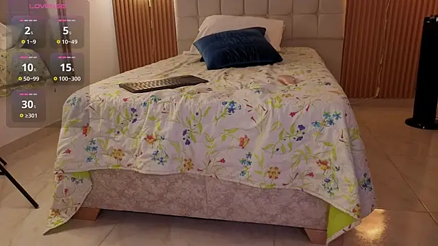 mia 2406  online show from November 26, 12:11 am