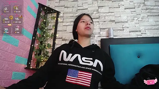 maily can online show from November 12, 1:09 pm