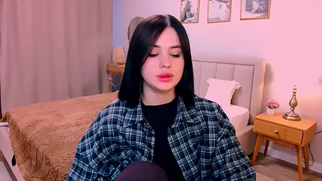 lil angel  online show from February 9, 2:30 pm