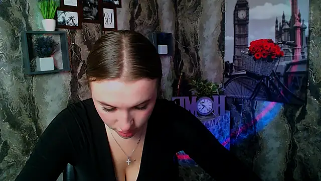 Snapshot of JuliaTopp_ chatting on October 4, 4:11 pm JuliaTopp online show from October 4, 4:11 pm