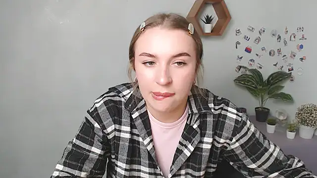 Snapshot of JuliaTopp_ chatting on September 26, 10:46 am JuliaTopp online show from September 26, 10:46 am