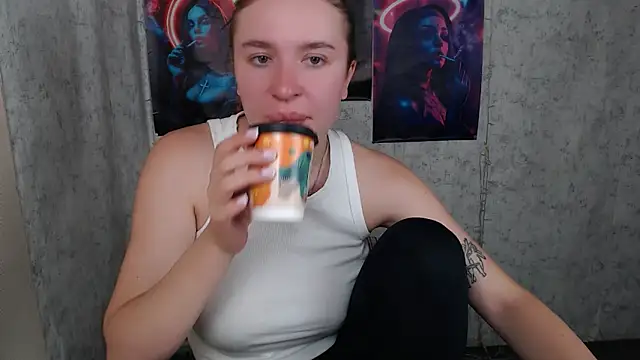 Snapshot of JuliaTopp_ chatting on September 15, 7:43 pm JuliaTopp online show from September 15, 7:43 pm
