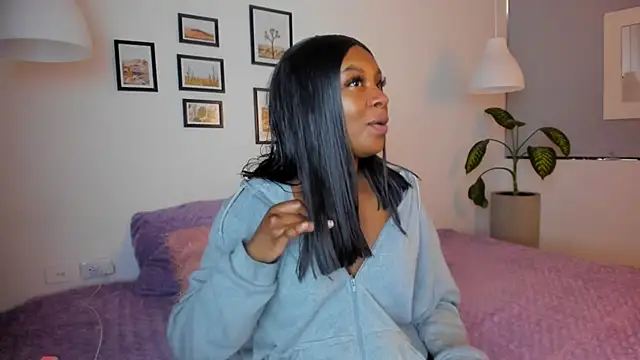 Coco joness online show from December 4, 7:58 pm