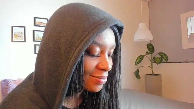 Coco joness online show from November 20, 8:10 pm