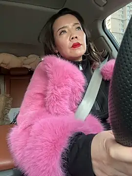 anna yngs online show from January 8, 9:02 am