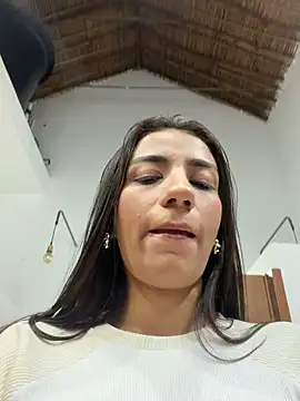 -juicy  online show from November 12, 11:03 pm