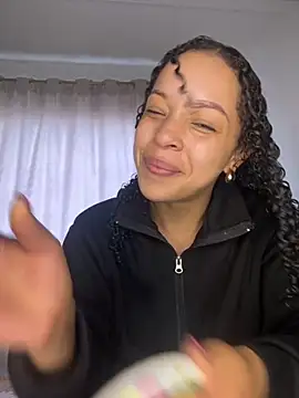 Yasmin777  online show from November 15, 5:25 pm