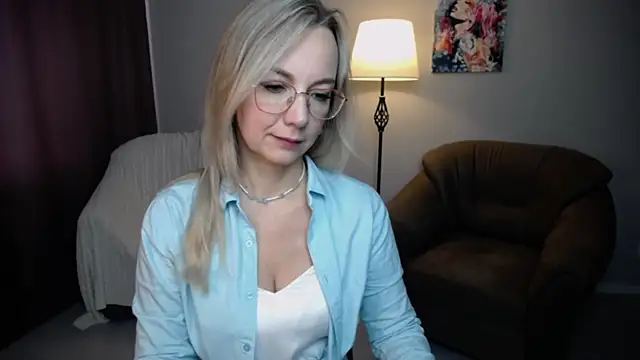 Ava Elior online show from September 17, 9:40 am