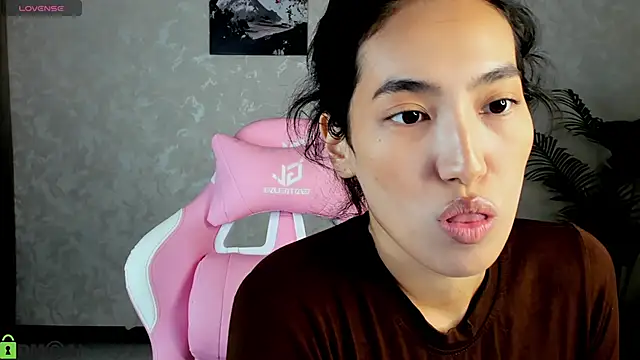 FlirtyAura online show from November 20, 3:40 am