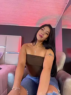 BellaFernandez   online show from April 18, 1:35 pm