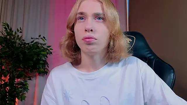 BarbieRichy online show from October 1, 5:34 am