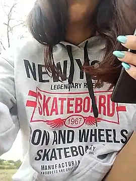 M4tute online show from April 1, 7:44 pm