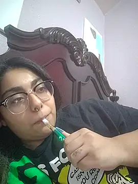 Lovelyrainn online show from November 30, 8:40 am