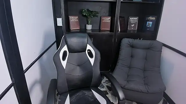 SharonQueen1 online show from September 12, 6:48 pm