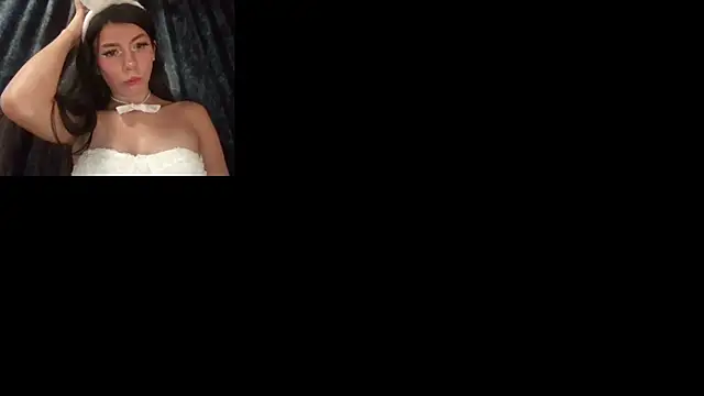 Andreacruzxx online show from February 12, 1:24 pm