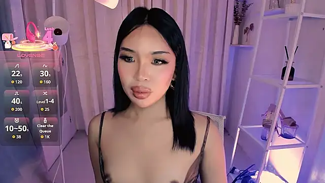 MS LUNA online show from October 28, 1:11 am