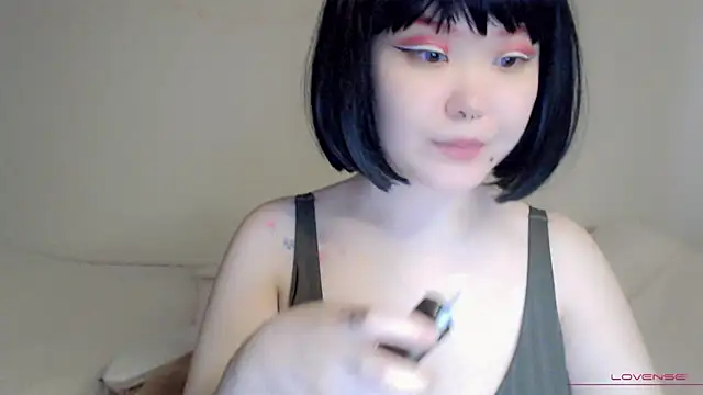 Snapshot of tsunade_chan chatting on October 12, 5:43 am tsunade chan online show from October 12, 5:43 am