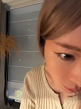 za-02605 online show from April 14, 12:05 pm