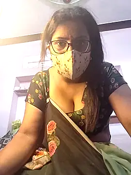 Snapshot of sexy_aaru chatting on September 17, 4:32 am sexy aaru online show from September 17, 4:32 am