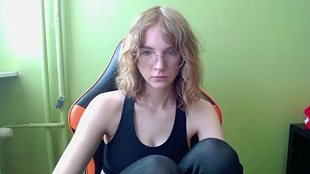 juicyPenny online show from March 17, 7:23 am