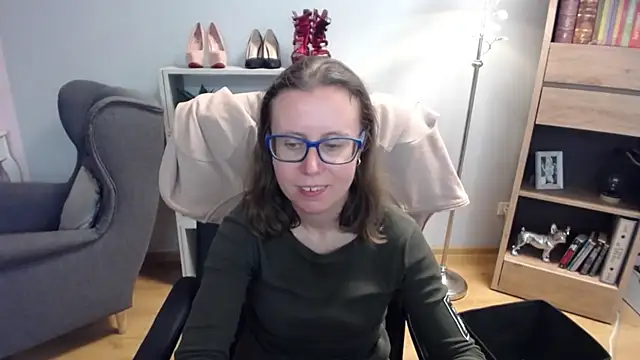 Snapshot of sweetxLizzy chatting on October 14, 4:48 am sweetxLizzy online show from October 14, 4:48 am