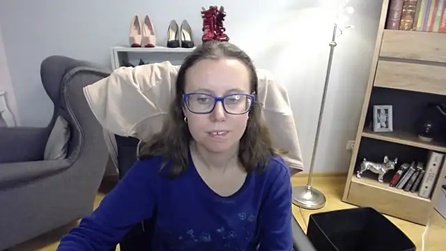 Snapshot of sweetxLizzy chatting on October 16, 5:10 am sweetxLizzy online show from October 16, 5:10 am