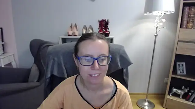 Snapshot of sweetxLizzy chatting on October 9, 5:11 am sweetxLizzy online show from October 9, 5:11 am