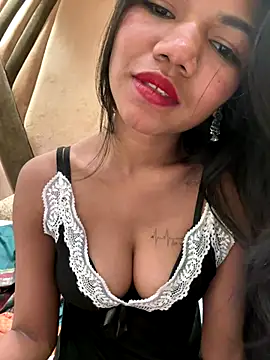 Snapshot of lily_5911 chatting on October 19, 10:12 pm lily 5911 online show from October 19, 10:12 pm