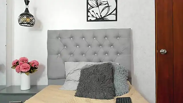 Emiily cooper x online show from November 20, 7:26 pm