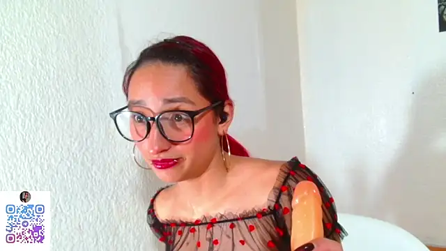 Ulala Sqt18 online show from March 27, 5:46 pm