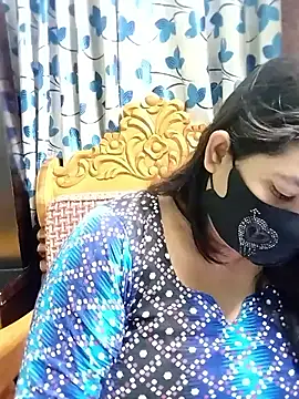Snapshot of Sofia-0 chatting on October 13, 6:43 pm Sofia-0 online show from October 13, 6:43 pm