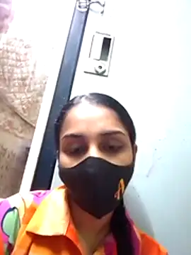 Zoya G online show from December 15, 8:03 pm