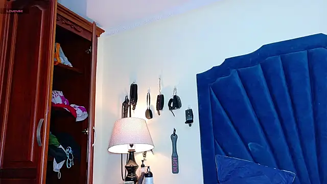 RoxyandAron2 online show from April 15, 1:00 pm