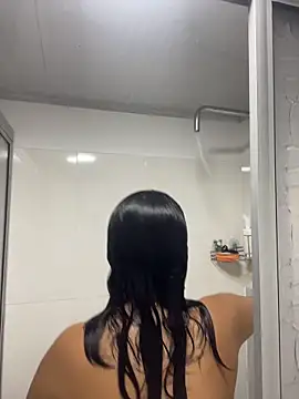 JuanitaMore01 online show from April 1, 9:34 pm