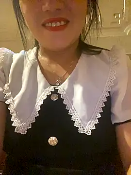 Me002 online show from September 22, 3:05 am