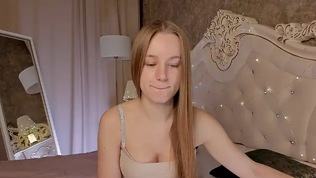 Lucy Shaw online show from October 12, 12:07 pm