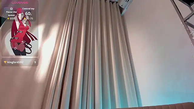 Lucy Shaw online show from November 2, 4:32 pm