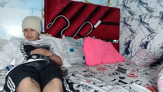 hot lady19 online show from February 8, 2:43 pm