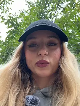 BabyAnais online show from September 25, 10:36 am