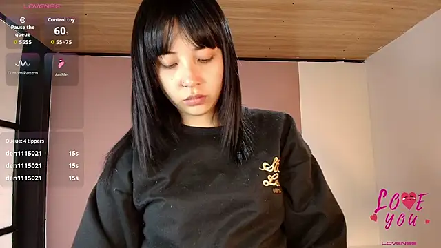 Hanna Lee   online show from March 31, 5:02 pm