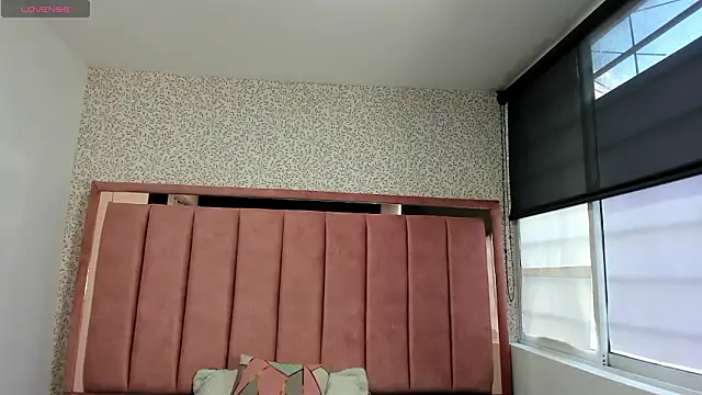 Hanna Lee   online show from February 26, 8:30 pm