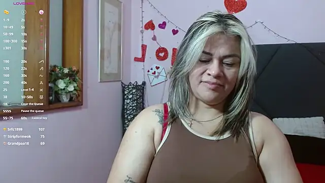 pamela echeverria online show from June 3, 2:44 pm